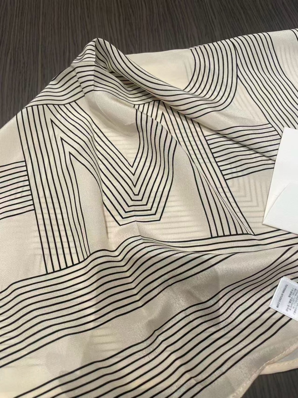 Toteme silk scarf - Picture 2 of 7